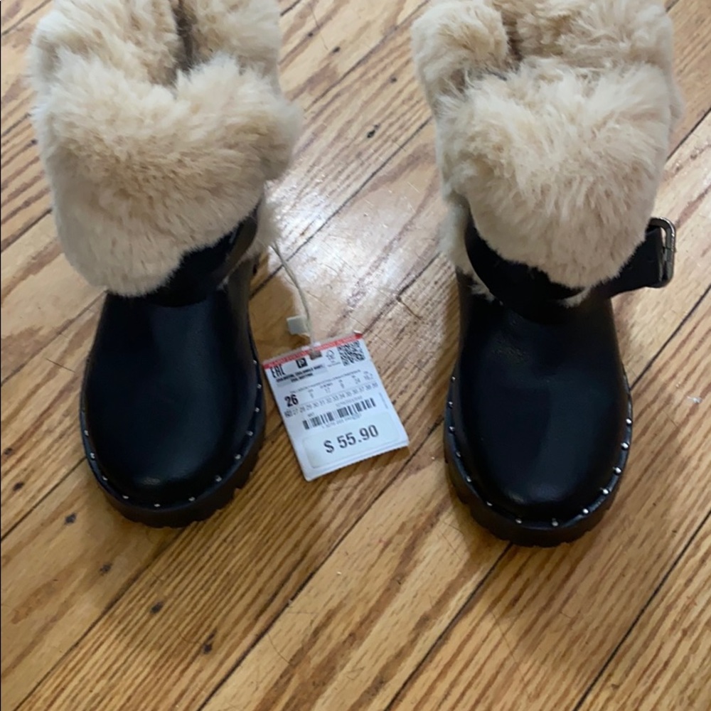 Zara kids/toddler boots size 26